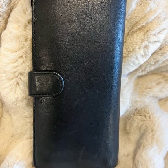 Coach wallet with tons of space - Picture 3 of 7